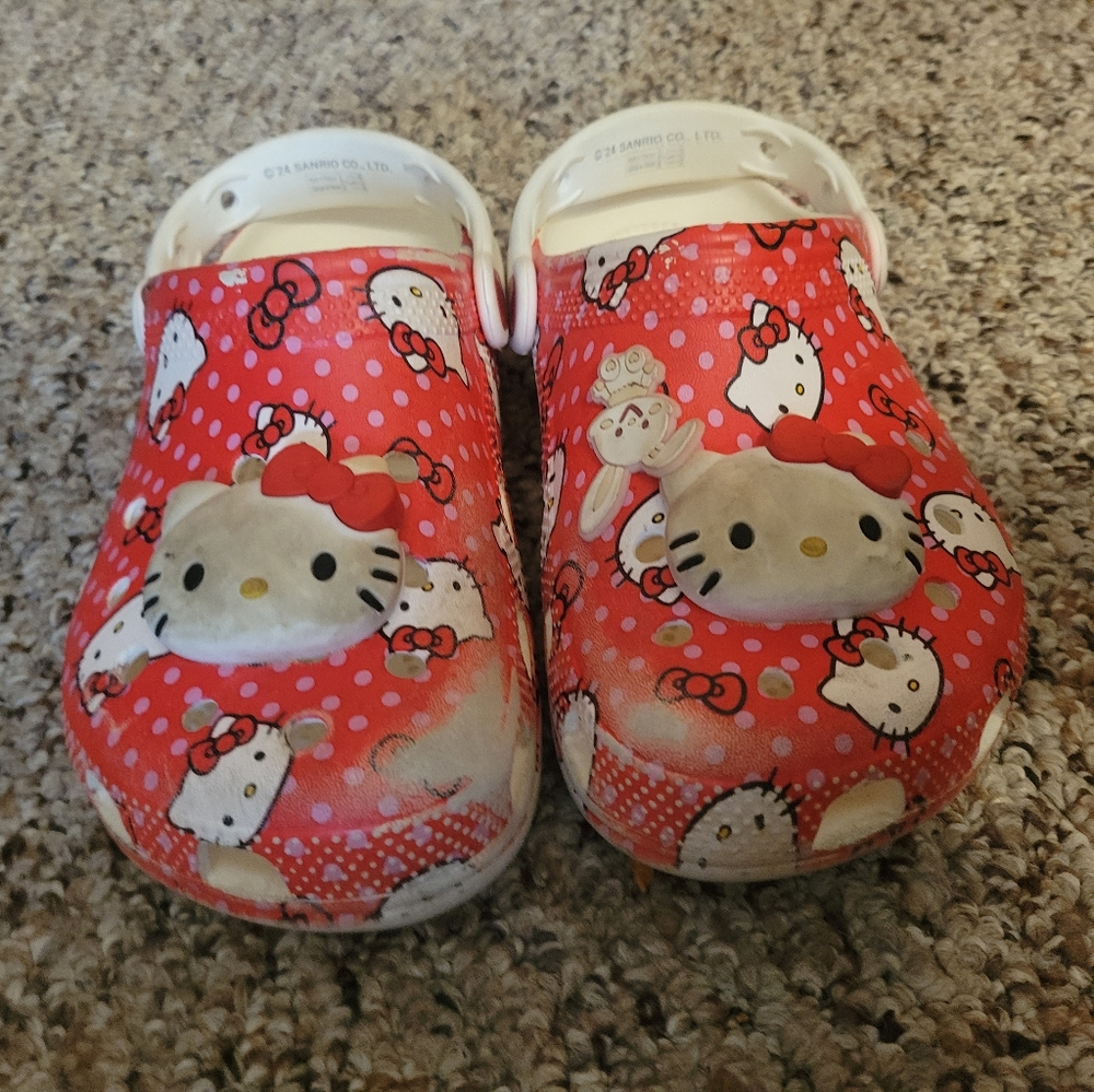CROCS San Rio Hello Kitty Sandals with Playful Design Size J4